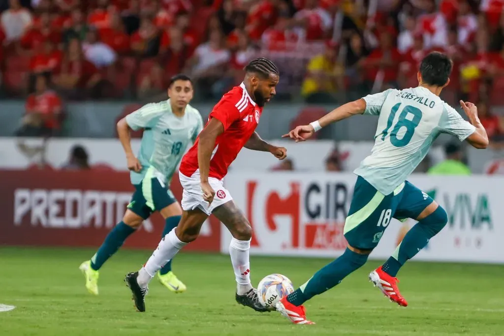 RS – PORTO ALEGRE – 16/01/2025 – AMISTOSO, INTERNACIONAL X MEXICO – Wesley jogador do Internacional durante partida contra o Mexico no estadio Beira-Rio pelo campeonato Amistoso. Foto: Luiz Erbes/AGIF