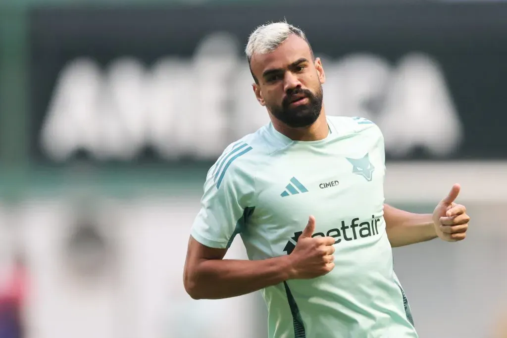 MG – BELO HORIZONTE – 30/01/2025 – MINEIRO 2025, ITABIRITO X CRUZEIRO – Fabricio Bruno jogador do Itabirito durante aquecimento antes da partida contra o Cruzeiro no estadio Independencia pelo campeonato Mineiro 2025. Foto: Gilson Lobo/AGIF