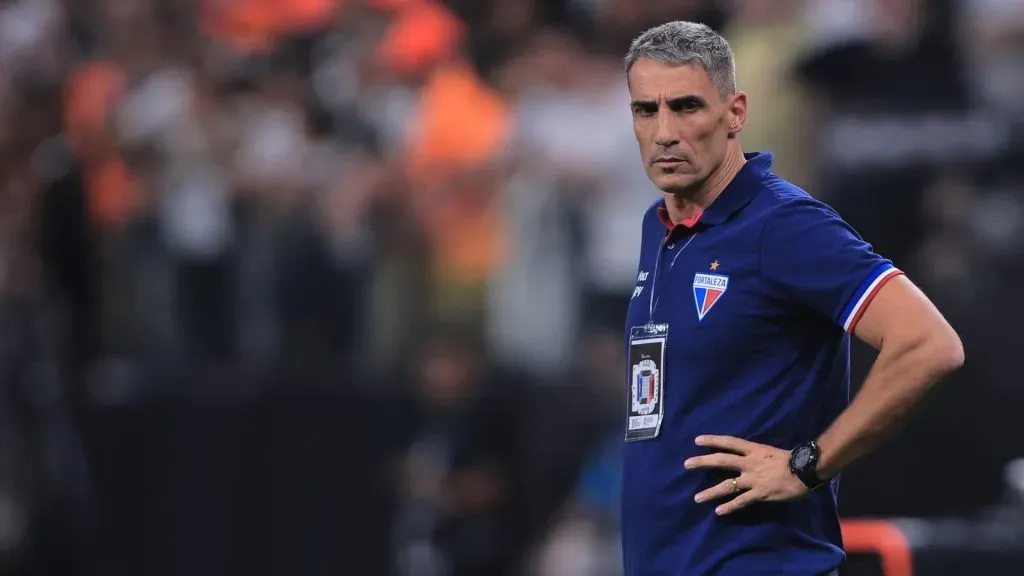 Vojvoda pelo Fortaleza no Brasileirão Série A – Foto: Ettore Chiereguini/AGIF