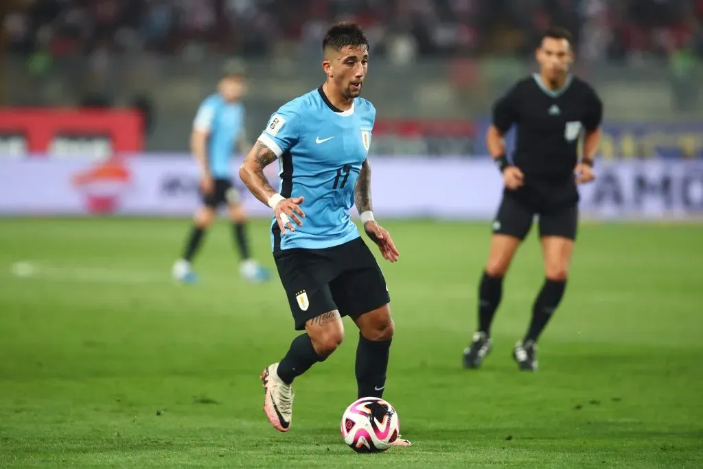 Cristian Olivera está em negociações com o Grêmio. Foto: Raul Sifuentes/Getty Images