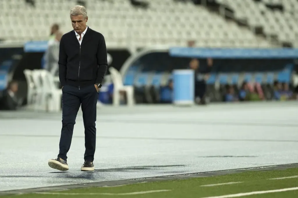 RJ – RIO DE JANEIRO – 29/06/2023 – COPA SUL-AMERICANA 2023, BOTAFOGO X MAGALLANES – Luis Castro tecnico do Botafogo durante partida contra o Magallanes no estadio Engenhao pelo campeonato Copa Sul-Americana 2023. Foto: Jorge Rodrigues/AGIF