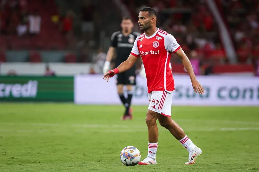 RS – PORTO ALEGRE – 02/02/2025 – GAUCHO 2025, INTERNACIONAL X AVENIDA – Thiago Maia jogador do Internacional durante partida contra o Avenida no estadio Beira-Rio pelo campeonato Gaucho 2025. Foto: Maxi Franzoi/AGIF