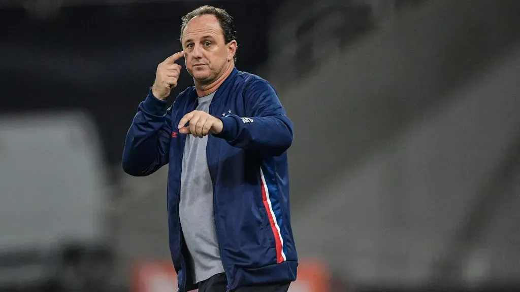 Rogério Ceni no Bahia durante partida pelo Brasileirão Série A 2024 – Foto: Thiago Ribeiro/AGIF