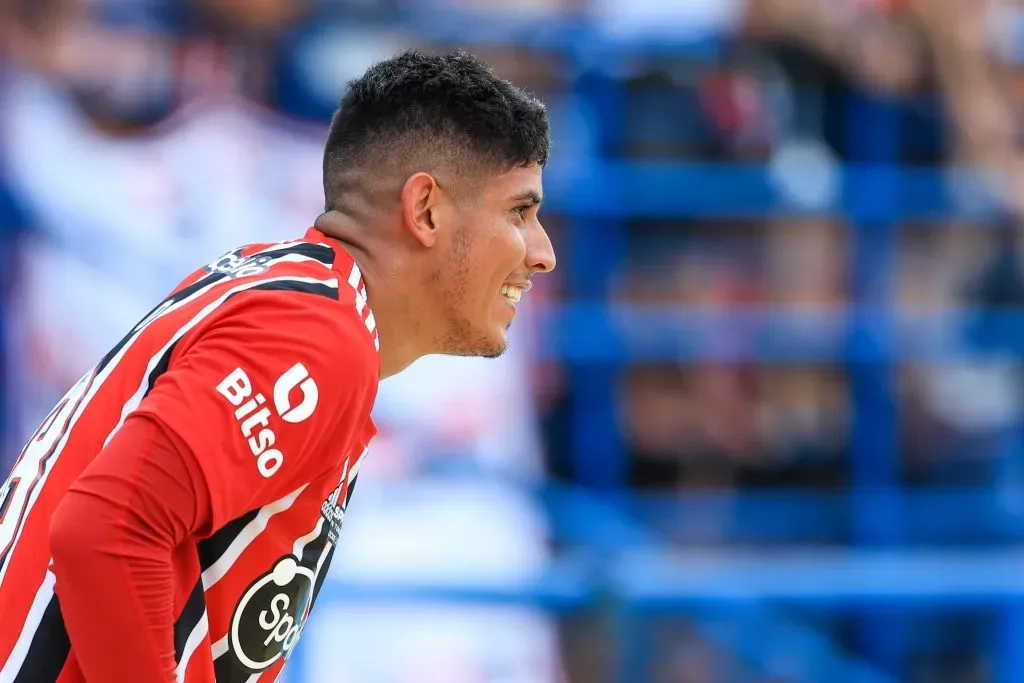 Alan Franco jogador do Sao Paulo comemora seu gol durante partida contra o Santo Andre no estadio Bruno Jose Daniel pelo campeonato Paulista 2023. Foto: Marcello Zambrana/AGIF