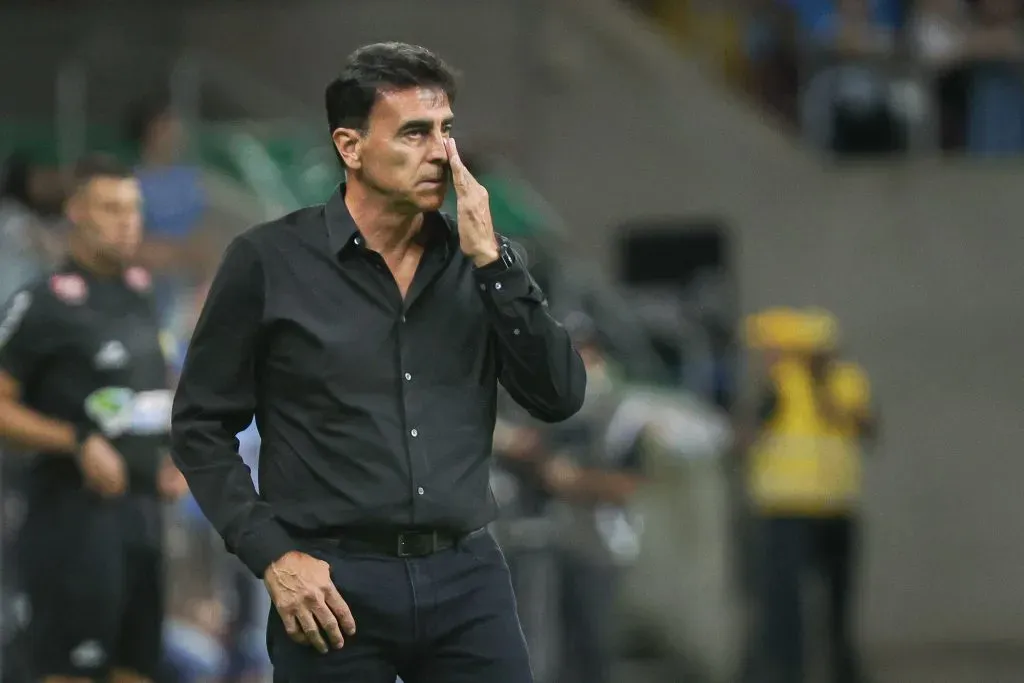 Gustavo Quinteros técnico do Grêmio – Foto: Maxi Franzoi/AGIF