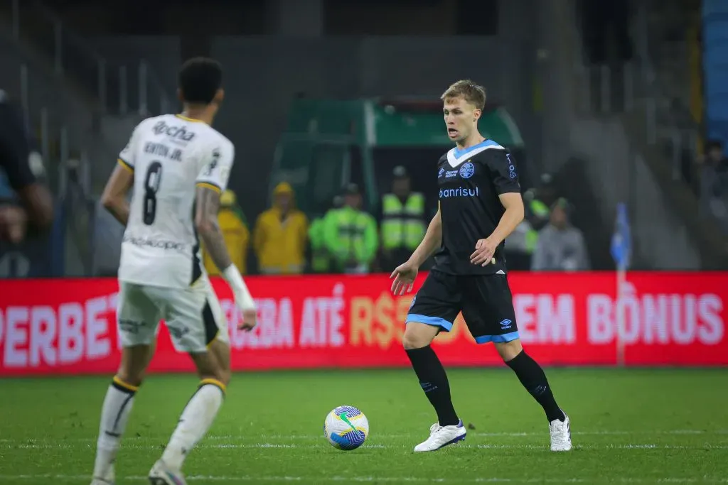 Ronald jogador do Grêmio durante partida contra o Criciúma pelo campeonato Brasileiro A 2024. Foto: Maxi Franzoi/AGIF
