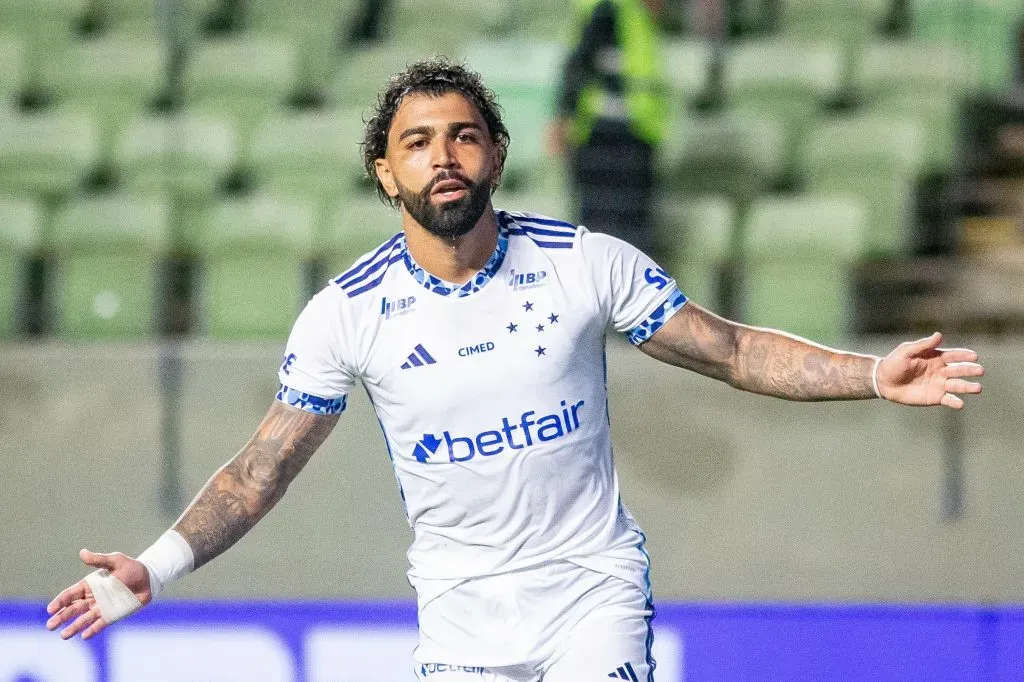 MG – BELO HORIZONTE – 30/01/2025 – MINEIRO 2025, ITABIRITO X CRUZEIRO – Gabigol jogador do Cruzeiro comemora seu gol durante partida contra o Itabirito no estadio Independencia pelo campeonato Mineiro 2025. Foto: Fernando Moreno/AGIF