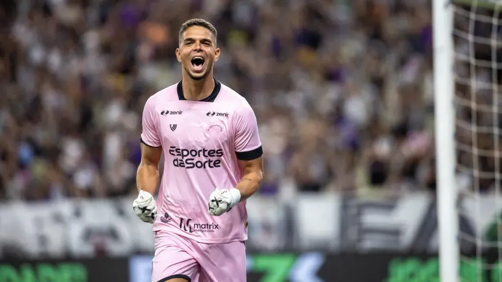Bruno Ferreira comemora gol durante partida contra o Paysandu na Arena Castelão pelo Campeonato Brasileiro B 2024 – Foto: Baggio Rodrigues/AGIF