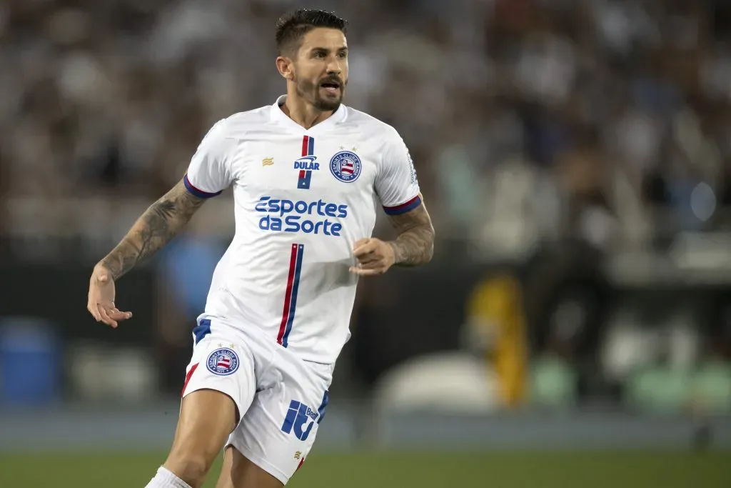 RJ – RIO DE JANEIRO – 05/05/2024 – BRASILEIRO A 2024, BOTAFOGO X BAHIA – Everaldo jogador do Bahia durante partida contra o Botafogo no estadio Engenhao pelo campeonato Brasileiro A 2024. Foto: Jorge Rodrigues/AGIF
