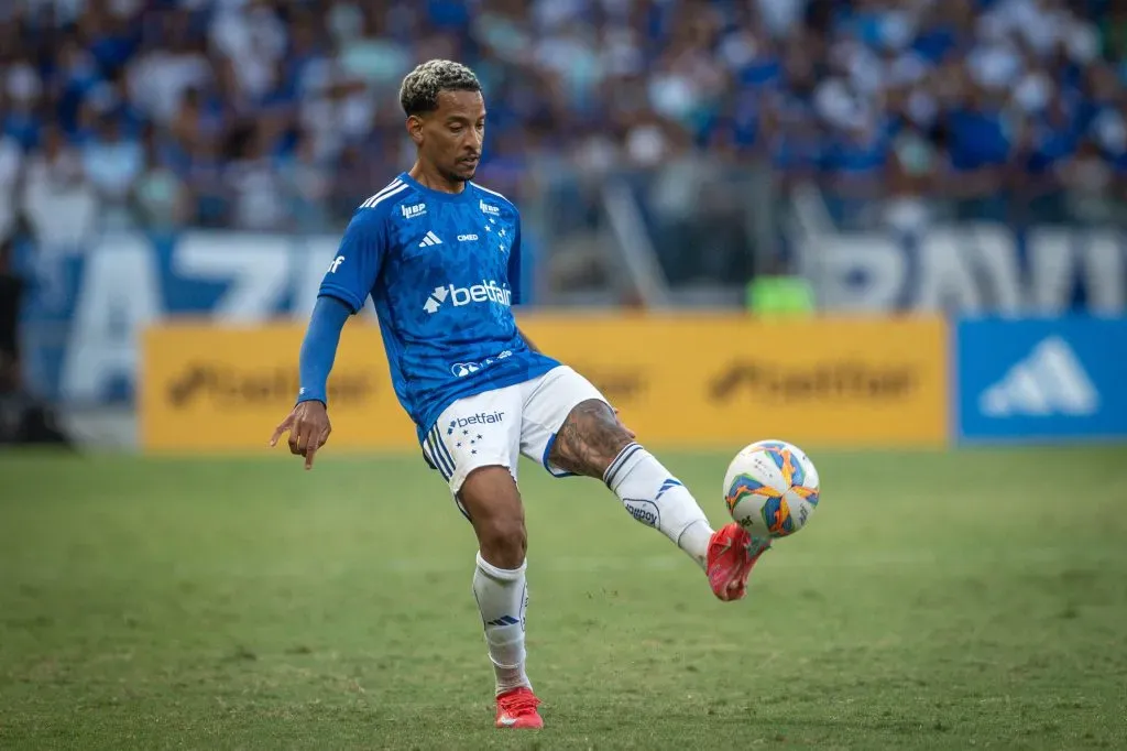 Matheus Pereira jogador do Cruzeiro durante partida contra o América-MG no Mineirão pelo campeonato Mineiro 2025. Foto: Alessandra Torres/AGIF