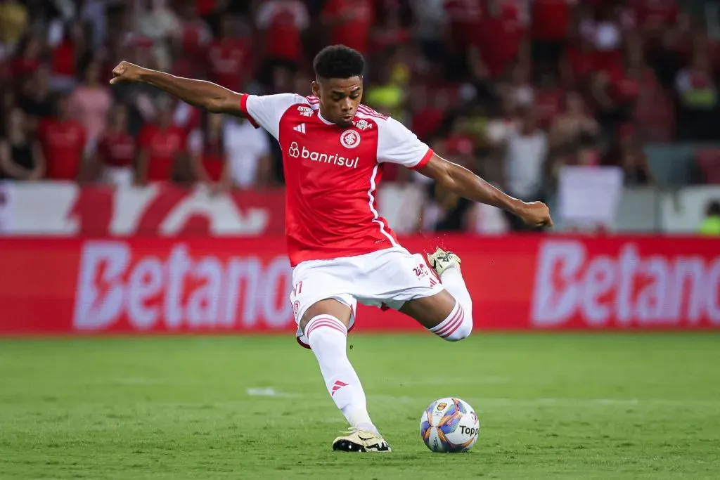 Victor Gabriel é a grande surpresa do Internacional nessa temporada. Foto: Maxi Franzoi/AGIF