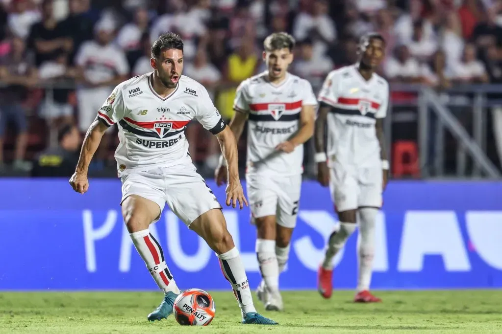 SP – SAO PAULO – 19/02/2025 – PAULISTA 2025, SAO PAULO X PONTE PRETA – Calleri jogador do Sao Paulo durante partida contra o Ponte Preta no estadio Morumbi pelo campeonato Paulista 2025. Foto: Marcello Zambrana/AGIF