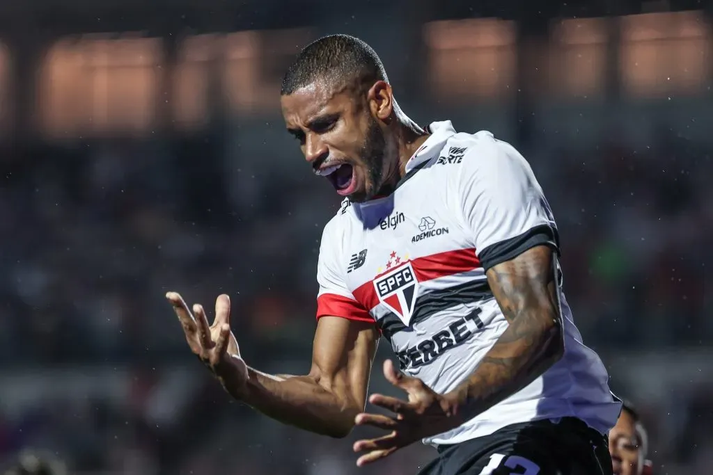 SP – SAO PAULO – 29/01/2025 – PAULISTA 2025, PORTUGUESA X SAO PAULO – Andre Silva jogador do Sao Paulo comemora seu gol durante partida contra o Portuguesa no estadio Pacaembu pelo campeonato Paulista 2025. Foto: Marcello Zambrana/AGIF