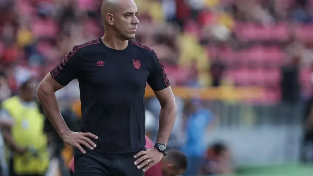 Pepa, técnico do Sport, na partida contra o Maguary no Ilha do Retiro