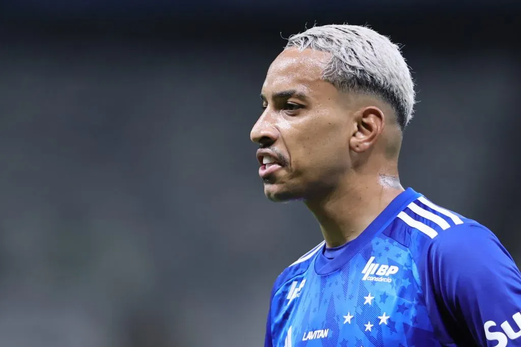 MG – BELO HORIZONTE – 04/12/2024 – BRASILEIRO A 2024, CRUZEIRO X PALMEIRAS – Matheus Pereira jogador do Cruzeiro durante partida contra o Palmeiras no estadio Mineirao pelo campeonato Brasileiro A 2024. Foto: Gilson Lobo/AGIF