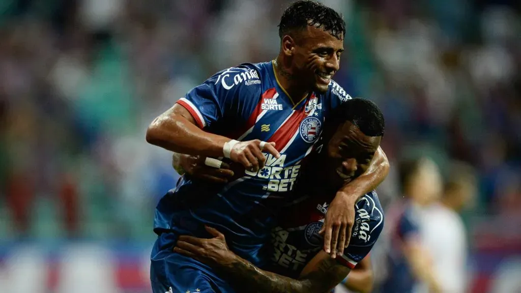 Lucho Rodríguez e Jean Lucas comemorando pelo Bahia na Copa do Nordeste – Foto: Jhony Pinho/AGIF