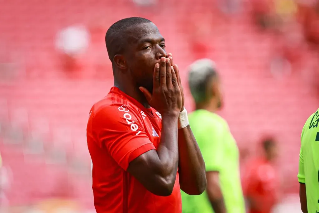 Enner Valencia jogador do Internacional lamenta durante partida contra o Ypiranga no estadio Beira-Rio pelo campeonato Gaucho 2024. Foto: Maxi Franzoi/AGIF