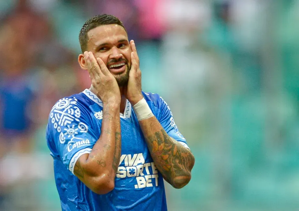 BA – SALVADOR – 01/03/2025 – BAIANO 2025, BAHIA X JACUIPENSE – Wiliian Jose jogador do Bahia lamenta durante partida contra o Jacuipense no estadio Arena Fonte Nova pelo campeonato Baiano 2025. Foto: Jhony Pinho/AGIF