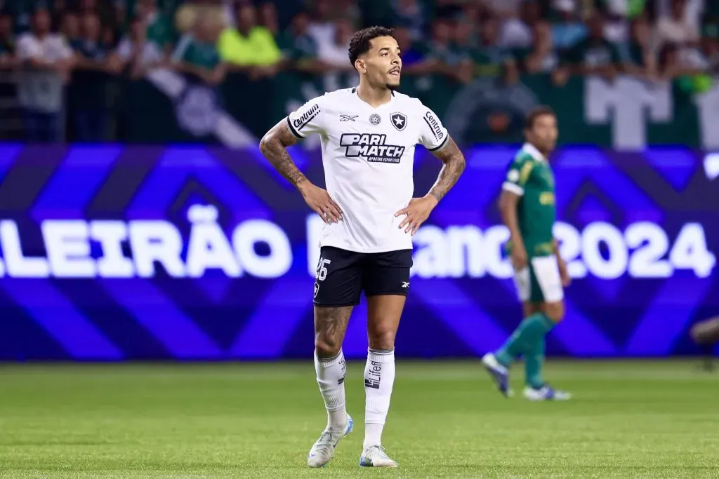 Gregore durante partida contra o Palmeiras no Campeonato Brasileiro de 2024. Foto: Marcello Zambrana/AGIF