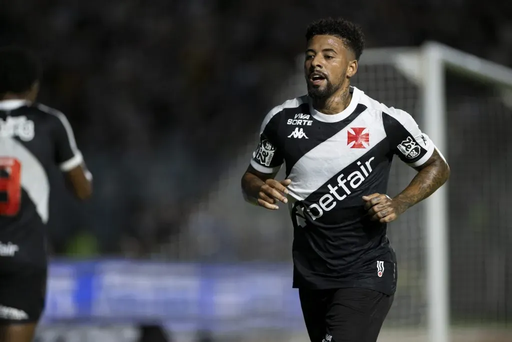 Paulinho está de volta no Vasco – Foto: Jorge Rodrigues/AGIF.
