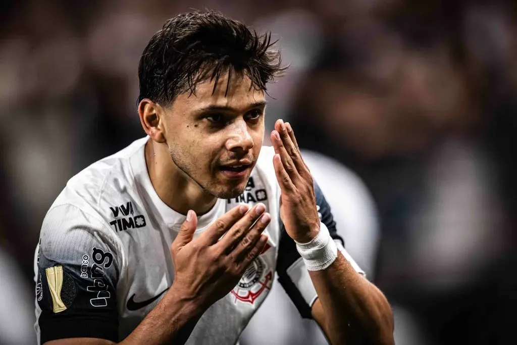 Romero comemorando gol durante partida contra o Mirassol no Campeonato Paulista de 2025. Foto: Leonardo Lima/AGIF