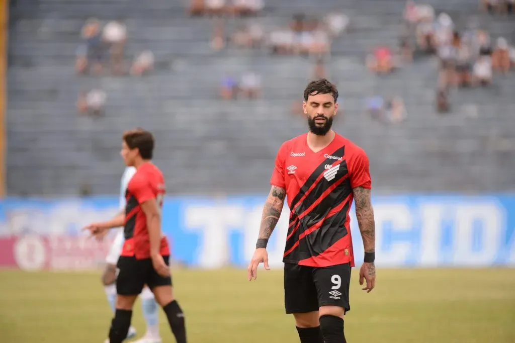 Mastriani durante partida contra o Londrina no Campeonato Paranaense de 2025. Foto: Henrique Campinha/AGIF