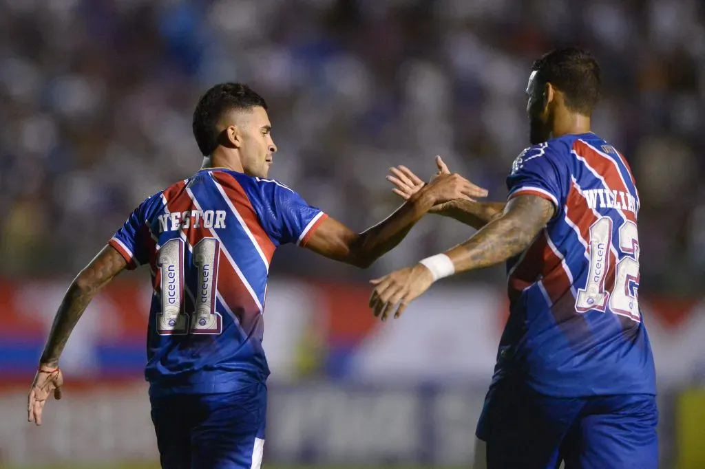 Rodrigo Nestor jogador do Jacuipense comemora seu gol durante partida contra o Bahia no estádio Joia da Princesa pelo campeonato Baiano 2025. Foto: Jhony Pinho/AGIF