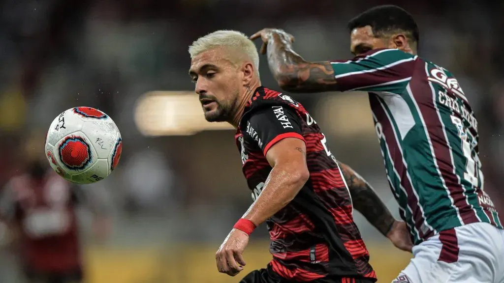 Arrascaeta em partida pelo Flamengo diante do Fluminense. Foto: Thiago Ribeiro/AGIF