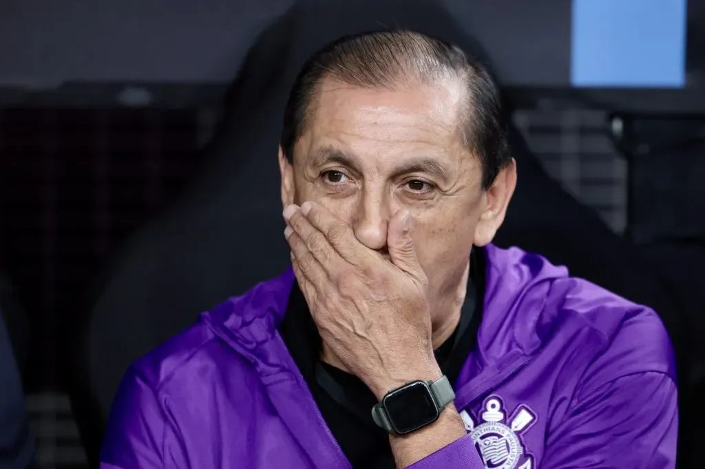 Ramon Diaz tecnico do Corinthians durante partida contra o Universidad Central no estadio Arena Corinthians pelo campeonato Copa Libertadores 2025. Foto: Marcello Zambrana/AGIF