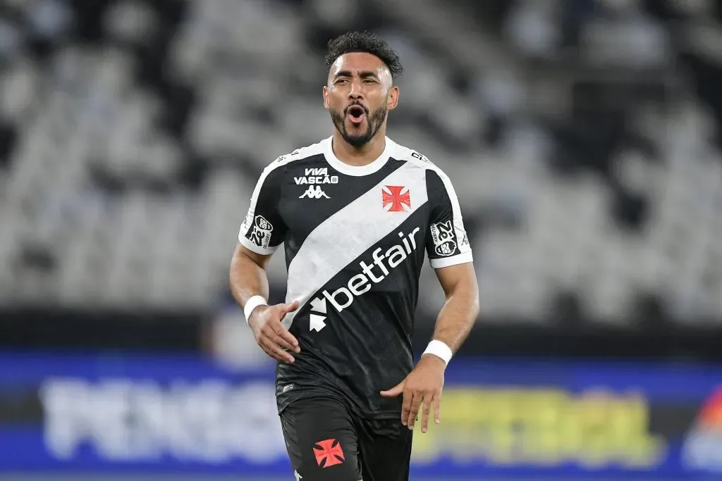 RJ – RIO DE JANEIRO – 05/03/2025 – COPA DO BRASIL 2025, NOVA IGUACU X VASCO – Payet jogador do Vasco durante partida contra o Nova Iguacu no estadio Engenhao pelo campeonato Copa Do Brasil 2025. Foto: Thiago Ribeiro/AGIF