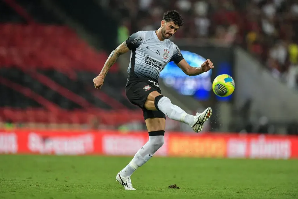 Gustavo Henrique jogador do Corinthians durante partida contra o Flamengo no estadio Maracana pelo campeonato Copa Do Brasil 2024. Foto: Thiago Ribeiro/AGIF