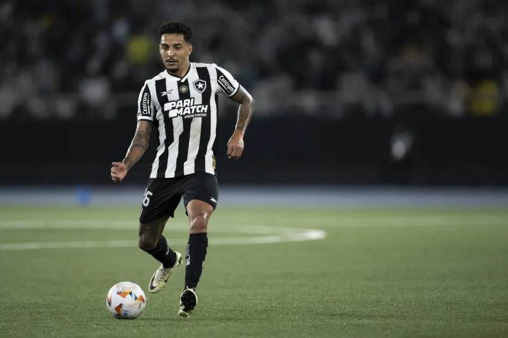 Gregore ainda não assinou a renovação – Foto: Jorge Rodrigues/AGIF