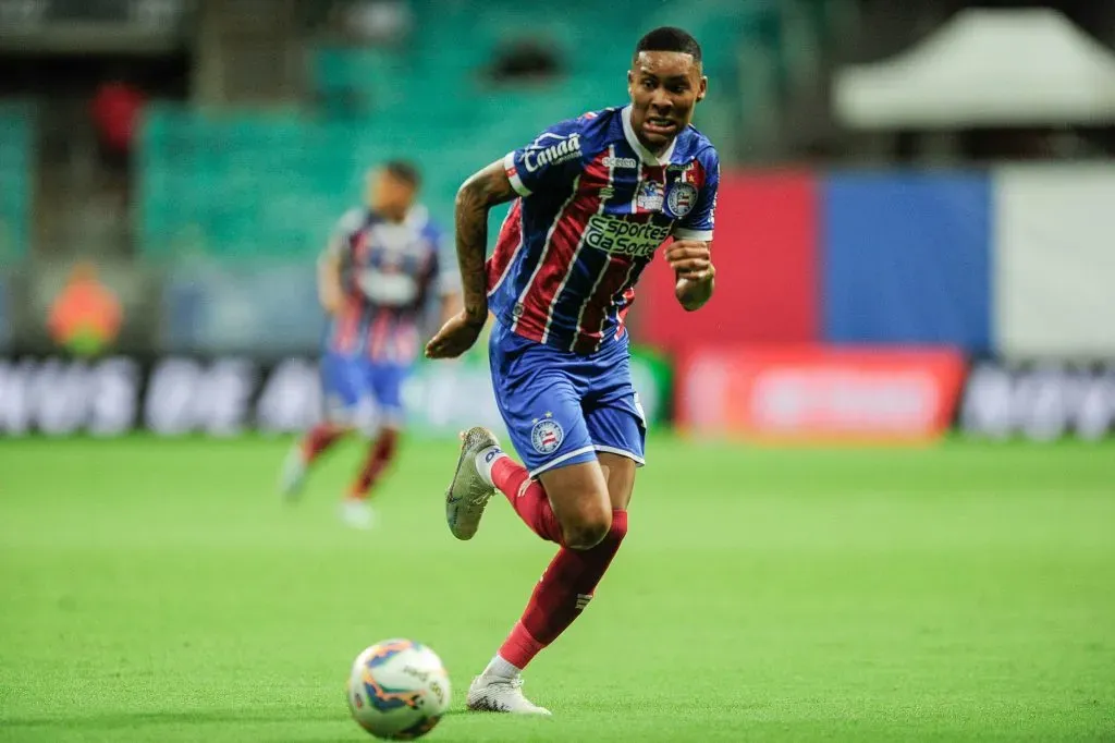 Caio Roque jogador do Bahia durante partida contra o Jequié pelo campeonato Baiano 2024. Foto: Jhony Pinho/AGIF