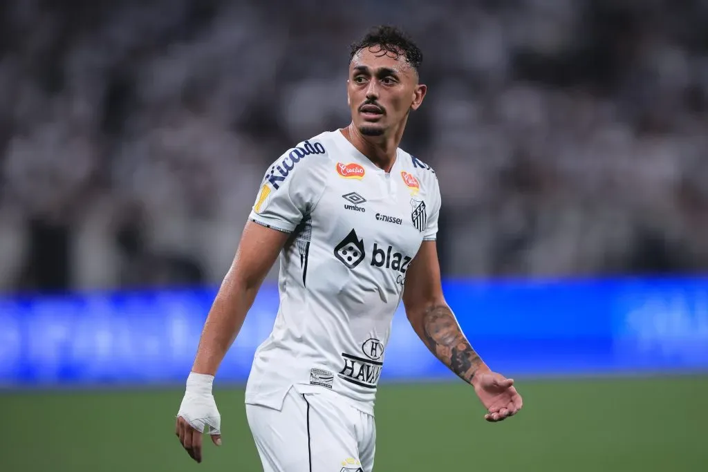 SP – SAO PAULO – 12/02/2025 – PAULISTA 2025, CORINTHIANS X SANTOS – Diego Pituca jogador do Santos durante partida contra o Corinthians no estadio Arena Corinthians pelo campeonato Paulista 2025. Foto: Ettore Chiereguini/AGIF