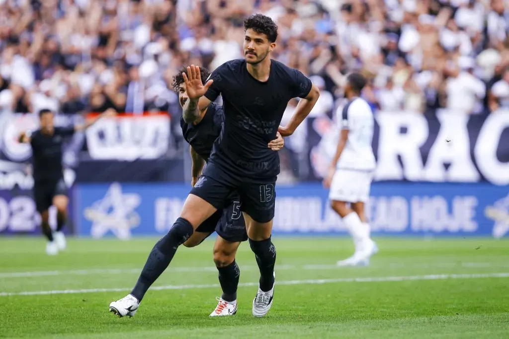 Gustavo Henrique jogador do Corinthians comemora seu gol durante partida contra o Vasco no estadio Arena Corinthians pelo campeonato Brasileiro A 2024. Foto: Marco Miatelo/AGIF