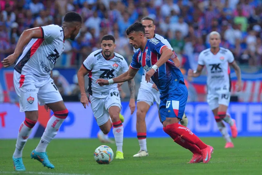 Lucho Rodriguez, jogador do Bahia durante partida contra o Vitoria no estadio Arena Fonte Nova pelo campeonato Baiano 2025. Foto: Walmir Cirne/AGIF
