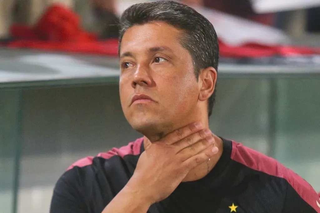 Carpini durante partida contra o Athletico-PR no Campeonato Brasileiro de 2024. Foto: Gabriel Machado/AGIF