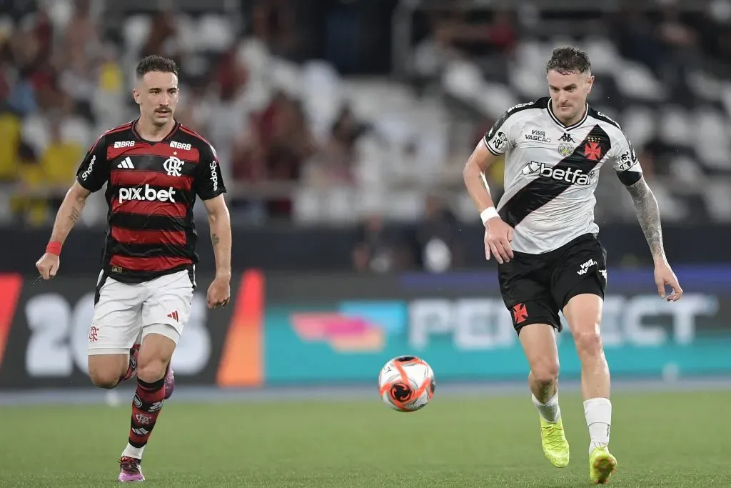 Vegetti jogador do Vasco durante partida contra o Flamengo pelo campeonato Carioca 2025. Foto: Thiago Ribeiro/AGIF