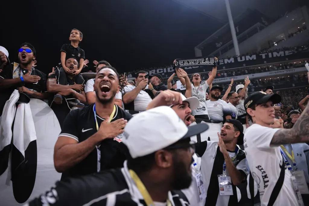 SP – SAO PAULO – 27/03/2025 – PAULISTA 2025 FINAL, CORINTHIANS X PALMEIRAS – Torcida do Corinthians comemora titulo apos partida contra Palmeiras no estadio Arena Corinthians pelo campeonato Paulista 2025. Foto: Ettore Chiereguini/AGIF