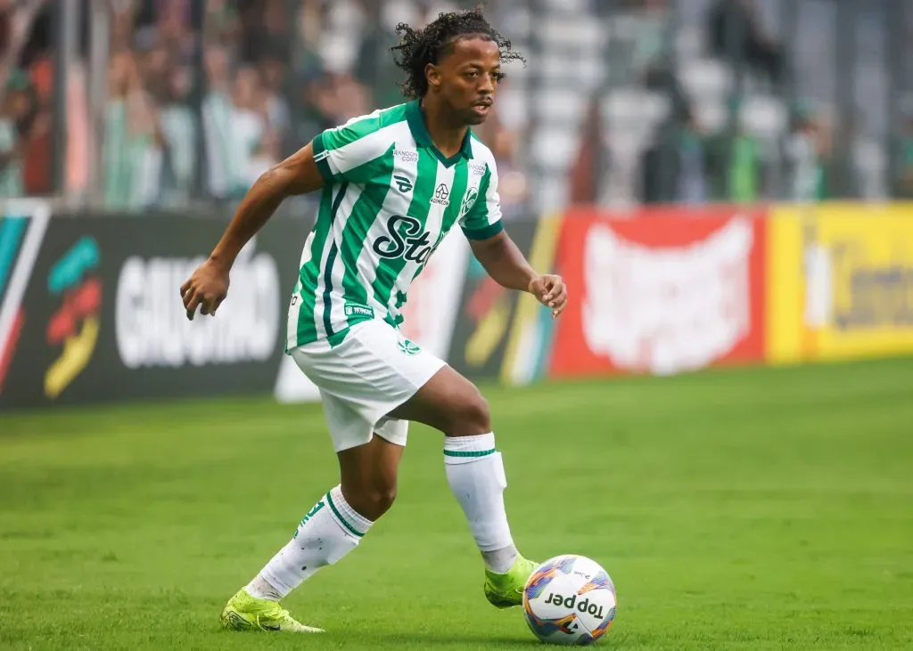 RS – CAXIAS DO SUL – 28/01/2025 – GAUCHO 2025, JUVENTUDE X GUARANY DE BAGE – Enio jogador do Juventude durante partida contra o Guarany de Bage no estadio Alfredo Jaconi pelo campeonato Gaucho 2025. Foto: Luiz Erbes/AGIF