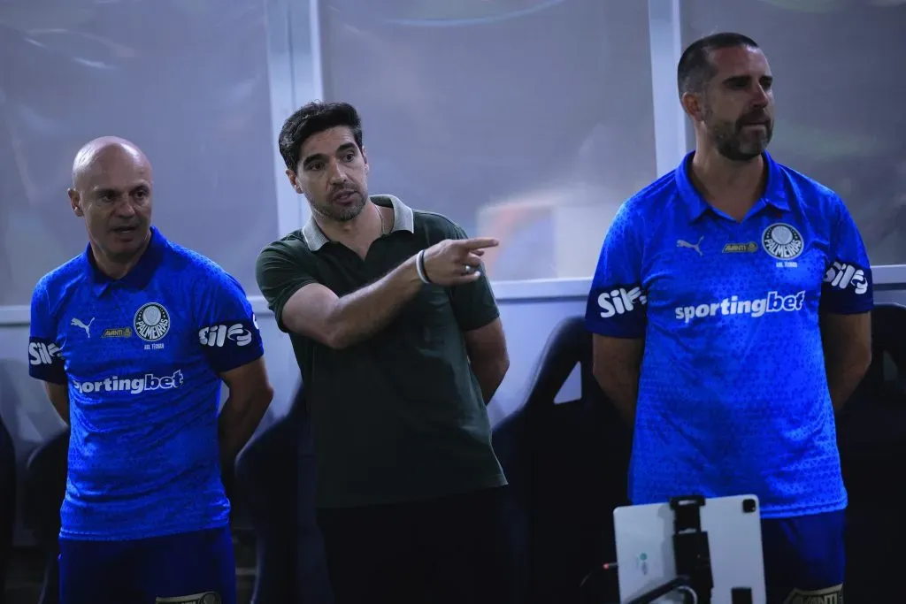 SP – BARUERI – 25/01/2025 – PAULISTA 2025, PALMEIRAS X NOVORIZONTINO – Abel Ferreira tecnico do Palmeiras durante partida contra o Novorizontino no estadio Arena Barueri pelo campeonato Paulista 2025. Foto: Ettore Chiereguini/AGIF