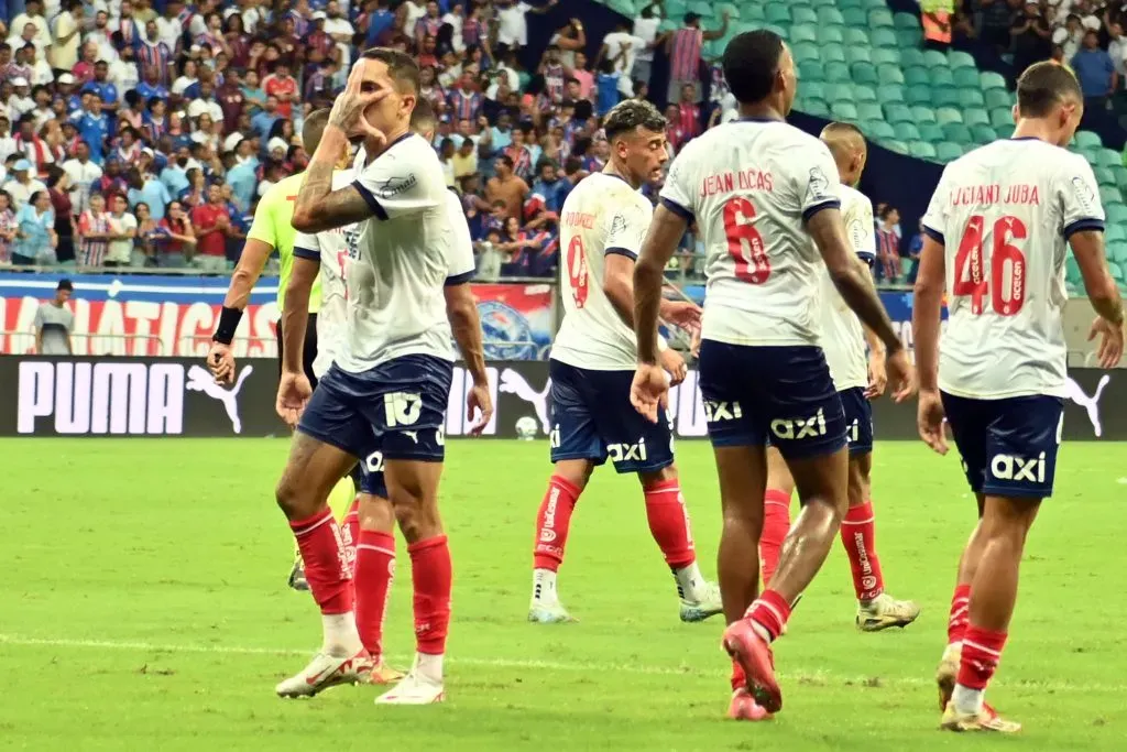 Gilberto, jogador do Bahia comemora seu gol durante partida contra o Corinthians no estadio Arena Fonte Nova pelo campeonato Brasileiro A 2025. Foto: Walmir Cirne/AGIF