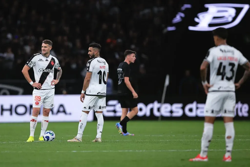 Vegetti jogador do Vasco lamenta durante partida contra o Corinthians no estadio Arena Corinthians pelo campeonato Brasileiro A 2025. Foto: Ettore Chiereguini/AGIF