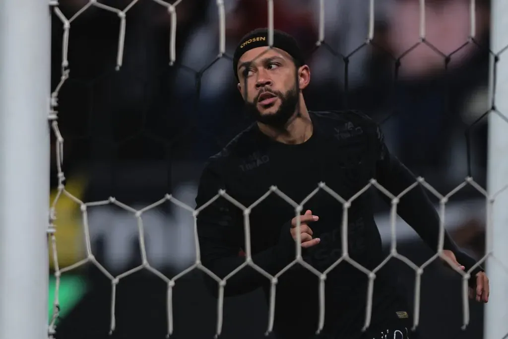 SP – SAO PAULO – 05/04/2025 – BRASILEIRO A 2025, CORINTHIANS X VASCO – Memphis Depay jogador do Corinthians comemora seu gol durante partida contra o Vasco no estadio Arena Corinthians pelo campeonato Brasileiro A 2025. Foto: Ettore Chiereguini/AGIF
