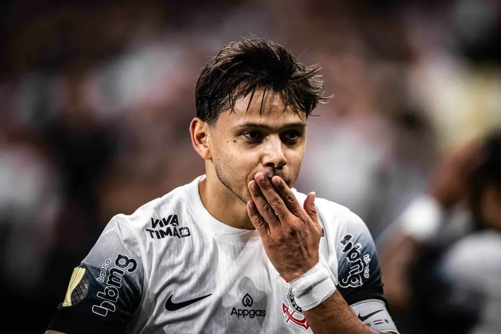 Romero comemorando gol durante partida contra o Mirassol no Campeonato Paulista 2025. Foto: Leonardo Lima/AGIF