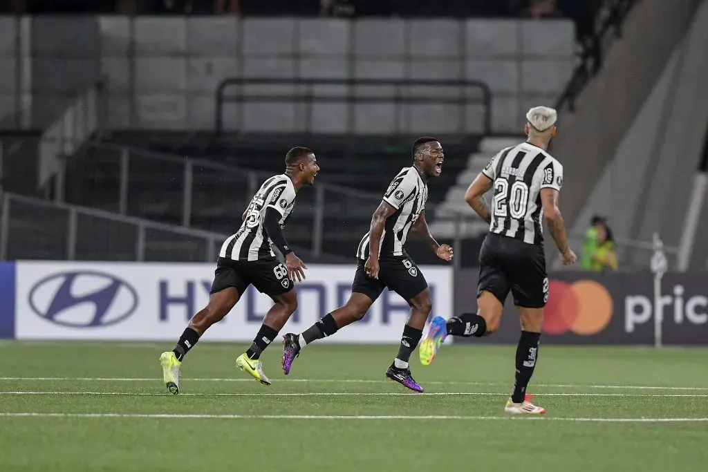 RJ – RIO DE JANEIRO – 08/04/2025 – COPA LIBERTADORES 2025, BOTAFOGO X CARABOBO – Patrick de Paula jogador do Botafogo comemora seu gol durante partida contra o Carabobo no estadio Engenhao pelo campeonato Copa Libertadores 2025. Foto: Thiago Ribeiro/AGIF