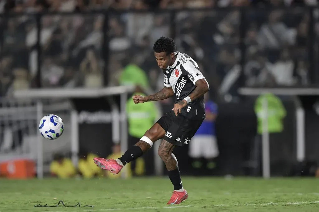 Tche Tche jogador do Vasco durante partida contra o Sport pelo campeonato Brasileiro A 2025. Foto: Thiago Ribeiro/AGIF