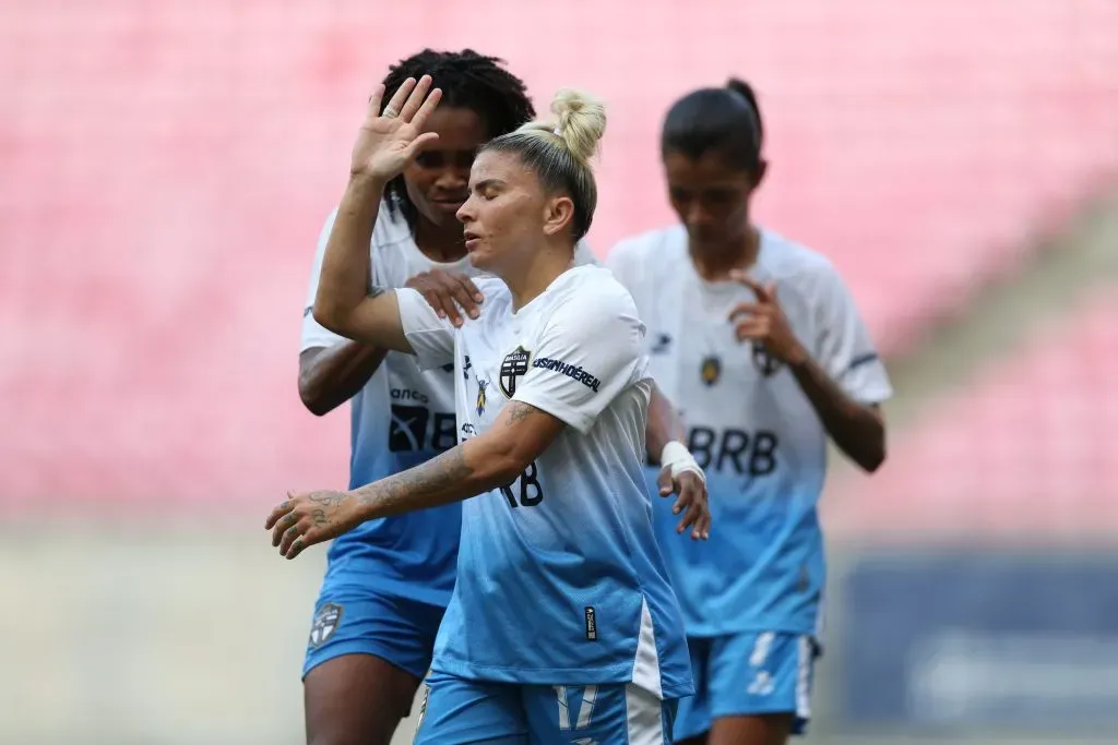 Jogadoras do Real Brasília. (Foto: Marlon Costa/AGIF)