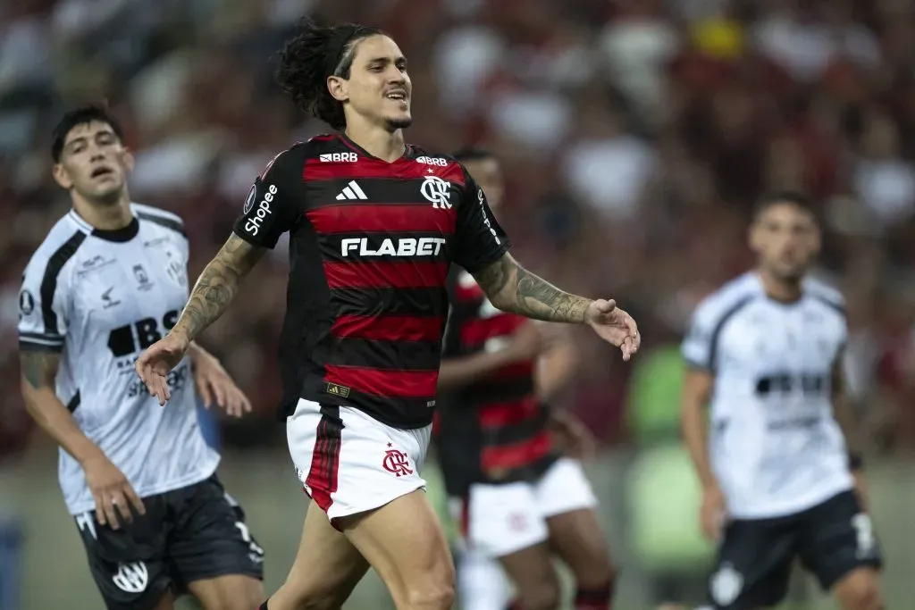 RJ – RIO DE JANEIRO – 09/04/2025 – COPA LIBERTADORES 2025, FLAMENGO X CORDOBA – Pedro jogador do Flamengo lamenta durante partida contra o Cordoba no estadio Maracana pelo campeonato Copa Libertadores 2025. Foto: Jorge Rodrigues/AGIF