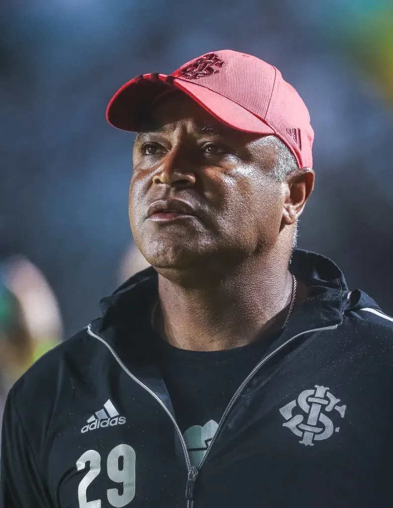 RJ – RIO DE JANEIRO – 21/11/2024 – BRASILEIRO A 2024, VASCO X INTERNACIONAL – Roger Machado tecnico do Internacional durante partida contra o Vasco no estadio Sao Januario pelo campeonato Brasileiro A 2024. Foto: Giancarlo Santorum/AGIF